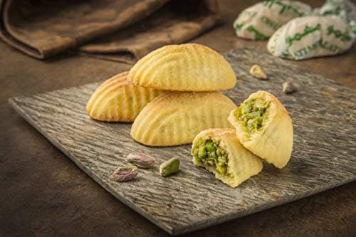 Maamoul Freshly Baked Homemade Premium Quality - 12 Pieces - A Selection of Pistachio, Walnut and Date