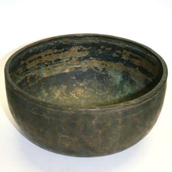 Antique Singing Bowl for Grinding 2,74 kg with Beater