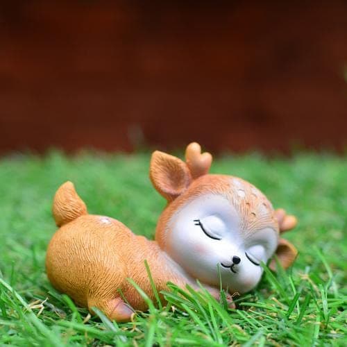 Miniature Sleeping Baby Deer for Table Decor,Garden(7.5 x 4.5 x 4.5 CM),Resin,Multicolor