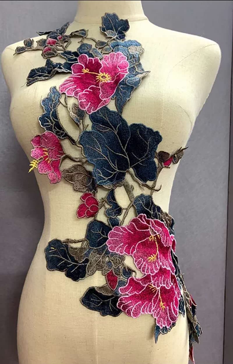 1pcs Beautiful Flowers Embroidered Sewing Applique Patches (Color A Violet)