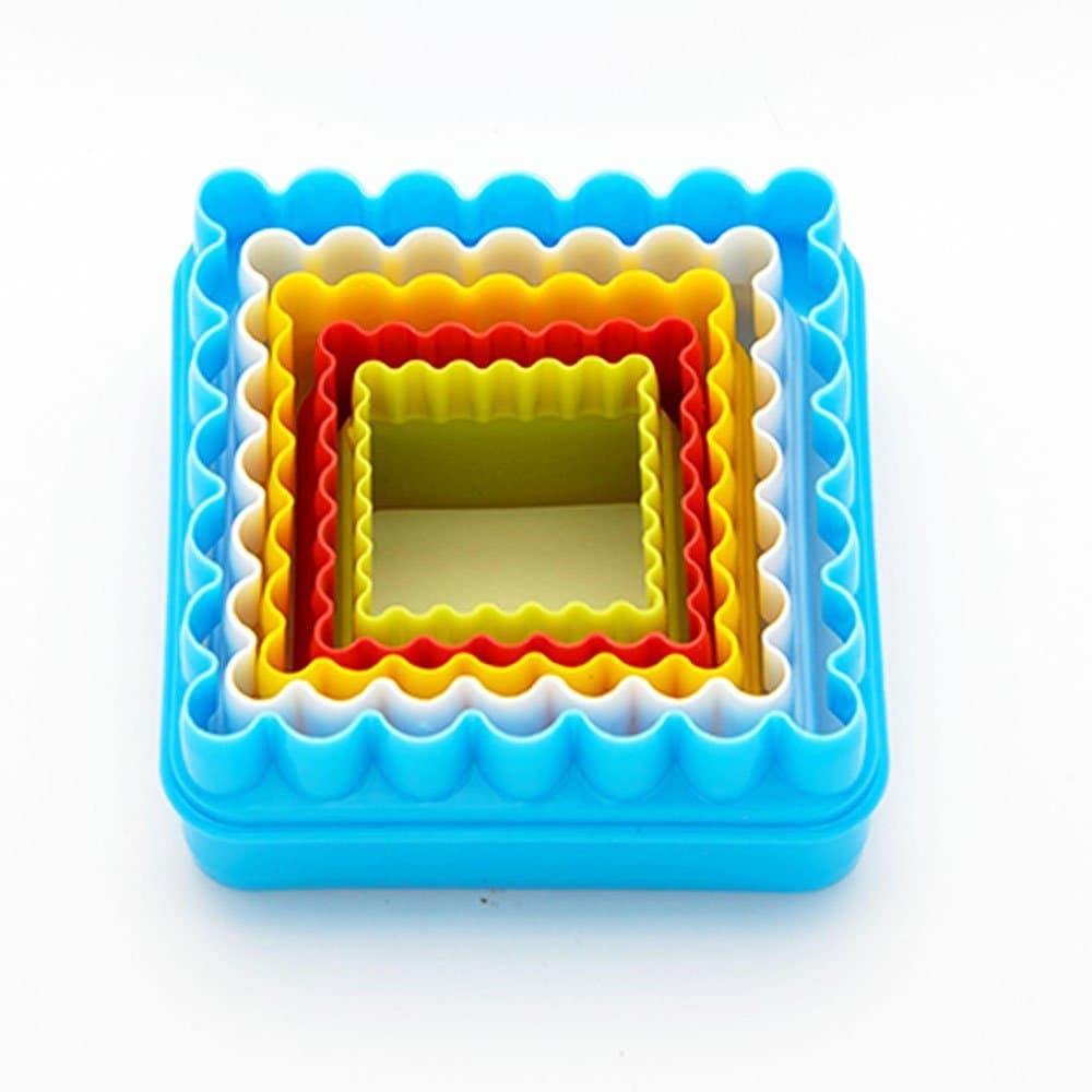 5Pcs Cookie Cutters (Random Color) Mulit-size Vibrant Color Plastic Fruit Biscuit Sandwich Cutter Set Baking Tools