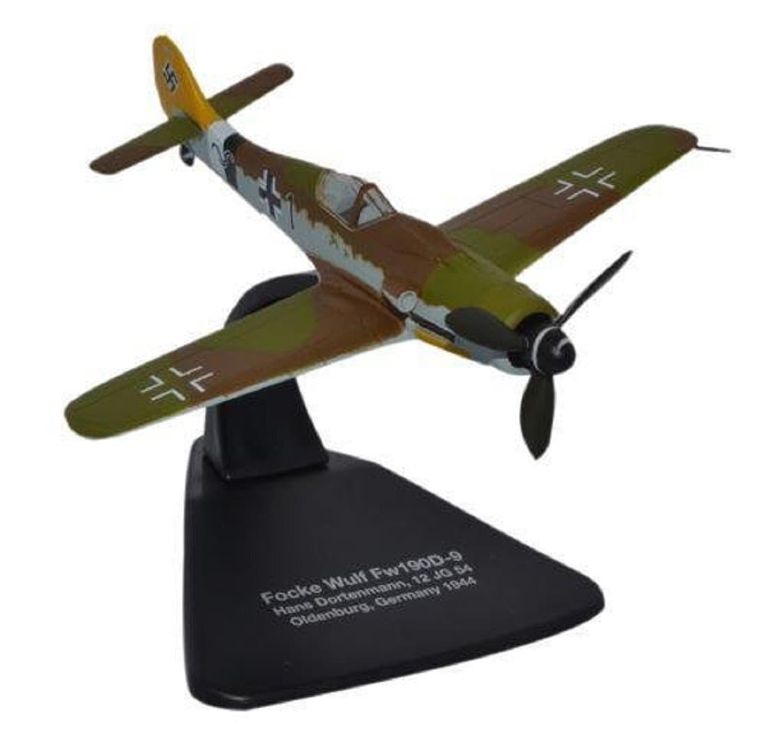 Oxford Aviation AC057 Focke-Wulf Fw 190D-9 – 38-Victory ace Hans Dortenmann, 12./JG 54, Oldenberg, Germany, 1944 1:72 Scale Diecast