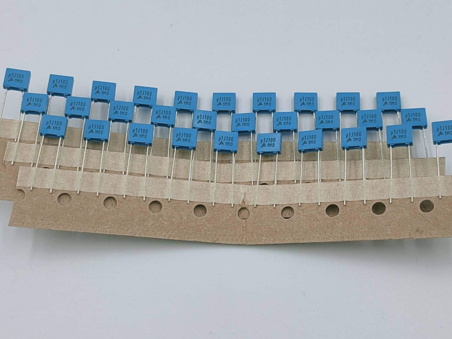 30PCS 0.1uF 100nF 100V 104 Epcos Metallized Polyester Film Capacitor pin Pitch 5 mm