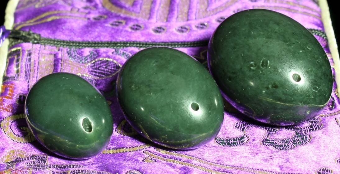 Yoni X3 Egg - Xingjiang Hetian Nephrite Jade - InnoCristaux © - Hand Made with Love - Pierced - Semi-precious Stone Jade Egg for Perineum Rehabilitation - Yoga - Tantra - Taoism