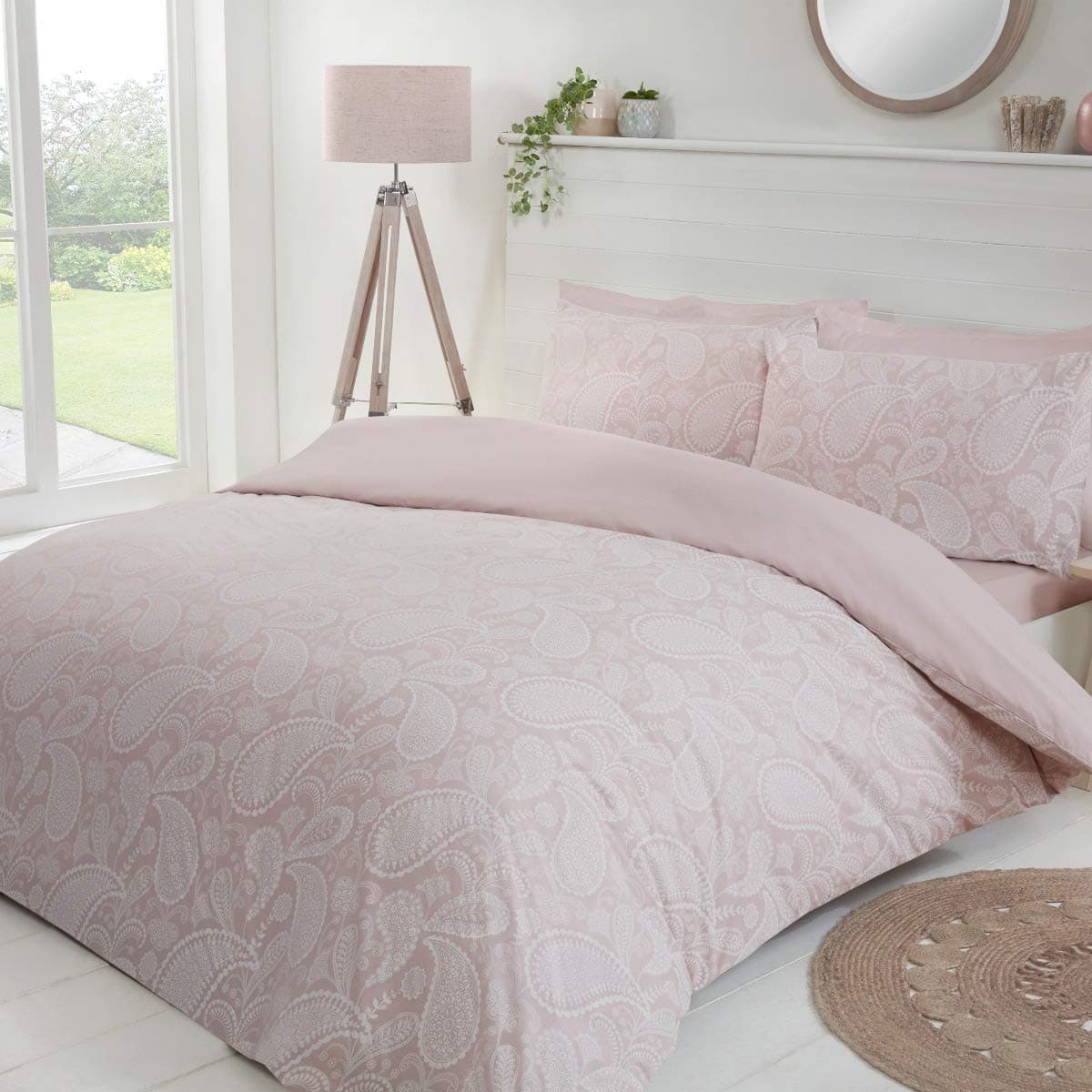 Sleepdown Paisley Paste Floral Blush Pink White Plain Reverse Soft Easy Care Luxury Duvet Cover Quilt Bedding Set with Pillowcases - Double (200cm x 200cm)