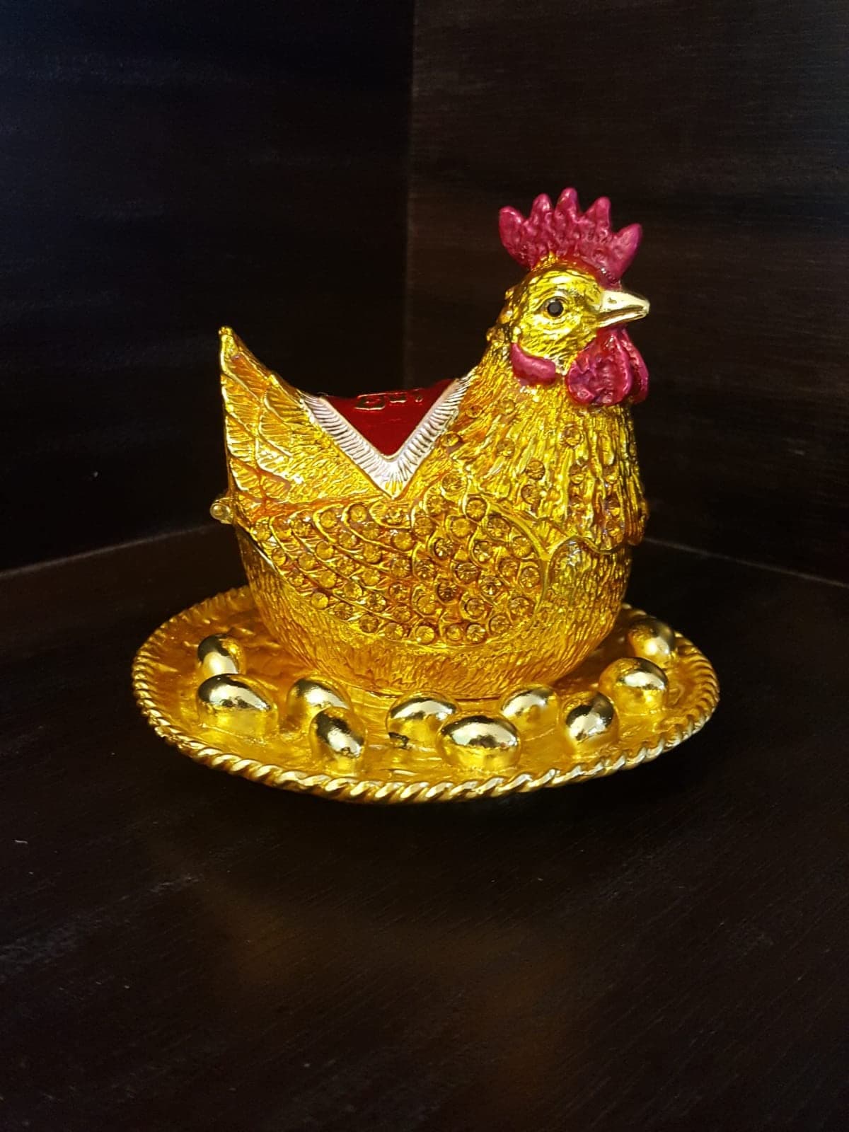 VASTU SHUBHARAMBH Golden Hen Laying Eggs to fulfill Wishes and Increase in Wealth and Growth at Home/Office. Prepared from fine Metal as Vastu/Feng Shui Remedy for Home/Office.