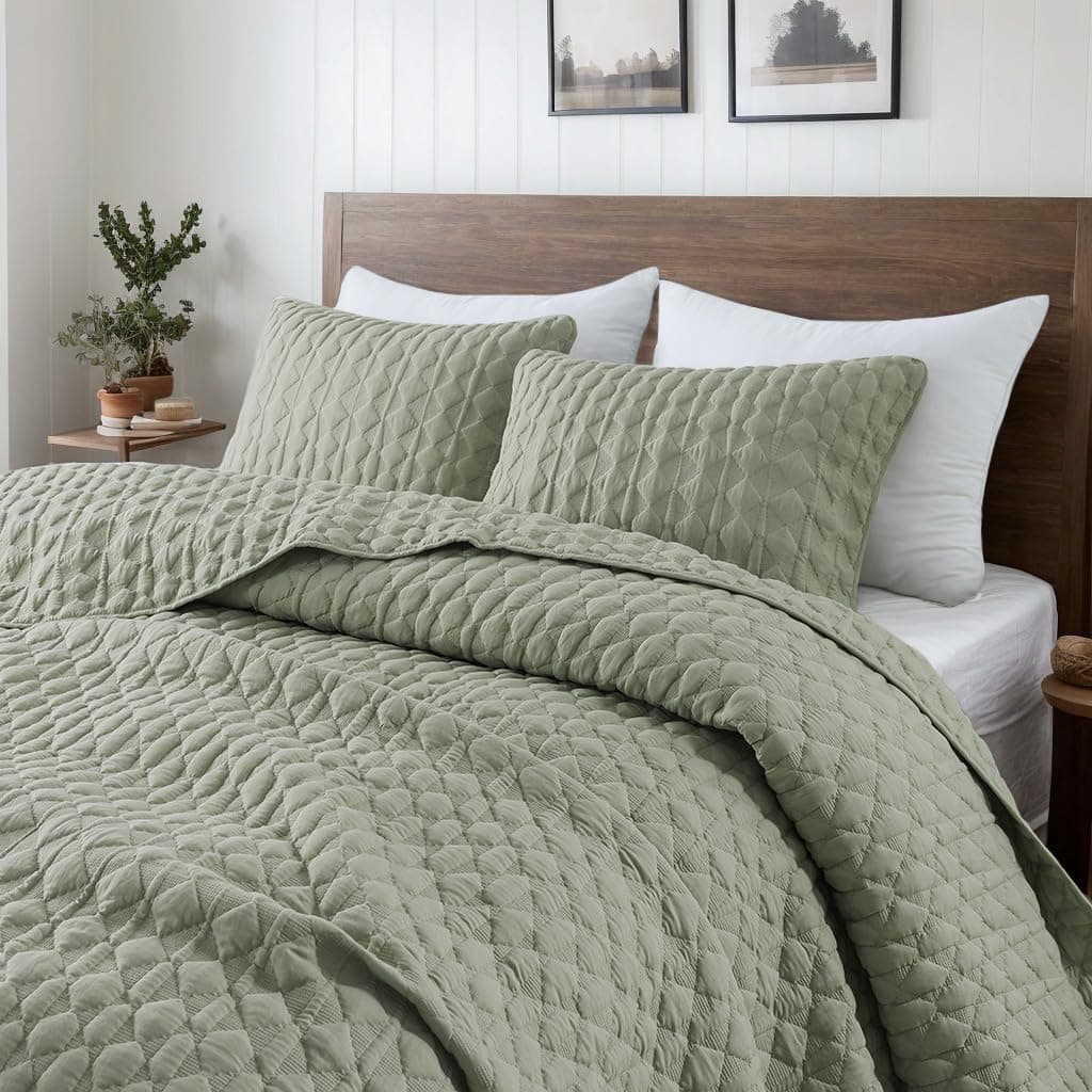 WDCOZY Sage Green Quilt King Size Bedding Sets with Pillow Shams, Lightweight Soft Bedspread Coverlet, Quilted Blanket Thin Comforter Bed Cover, All Season Spring Summer, 3 Pieces, 104x90 inches