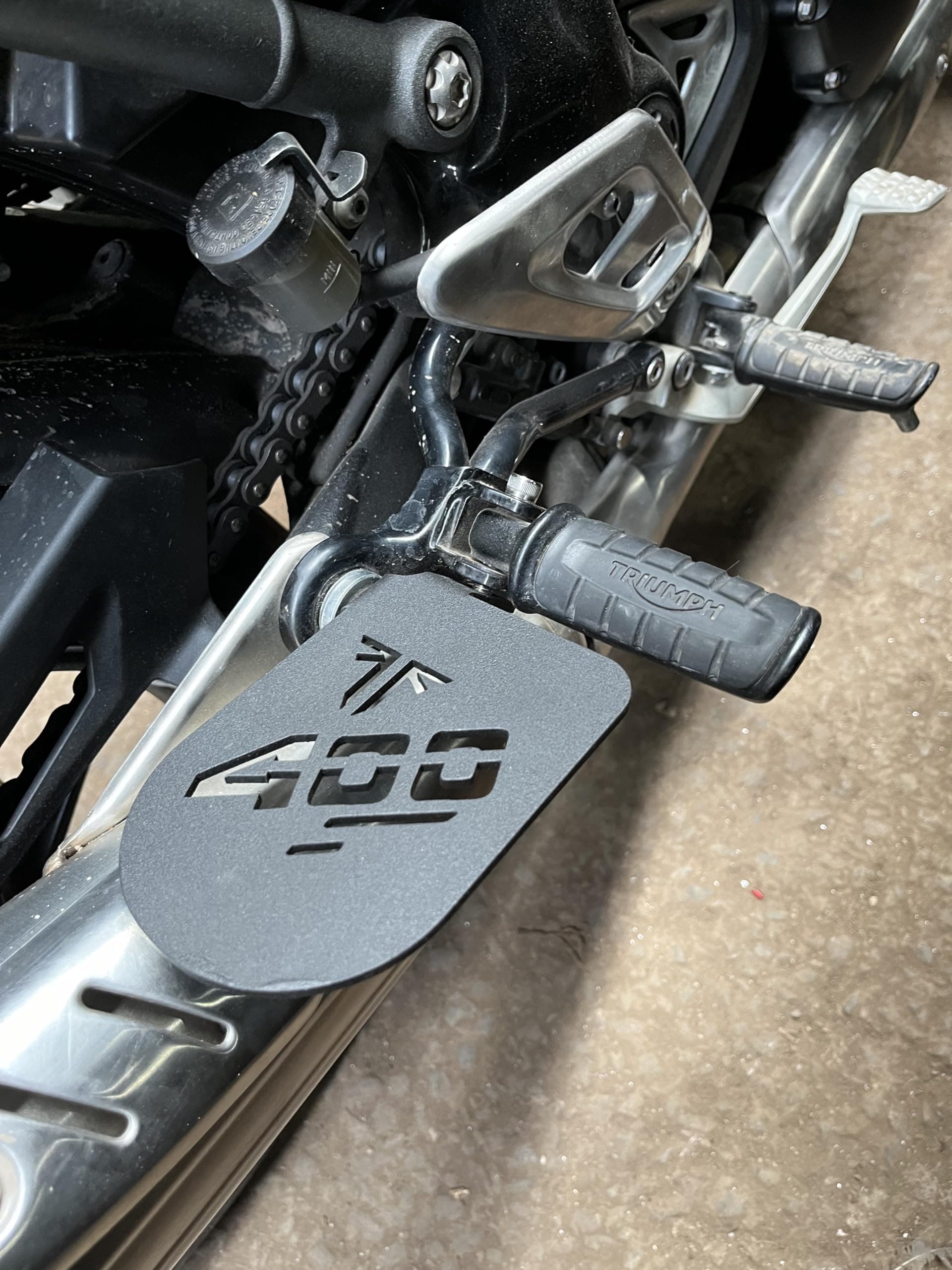 SGTB Bike Pillion Footrest Triumph Speed 400 Both Sides Ladies Foot Step Rest Plates