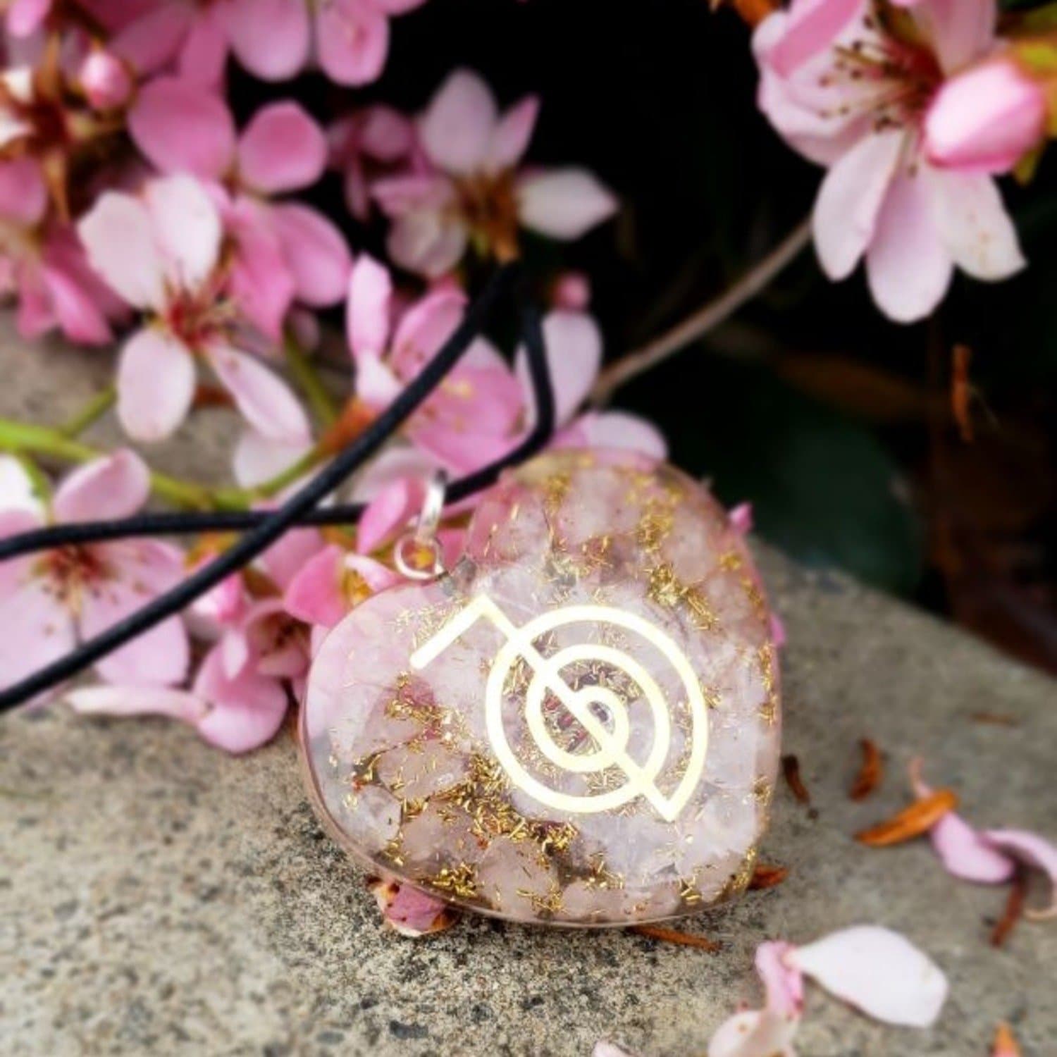 Orgone Heart Shape Pendant Rose Quartz Love Stone Heart Chakra Cleansing Pendant Necklace with Reiki Symbol