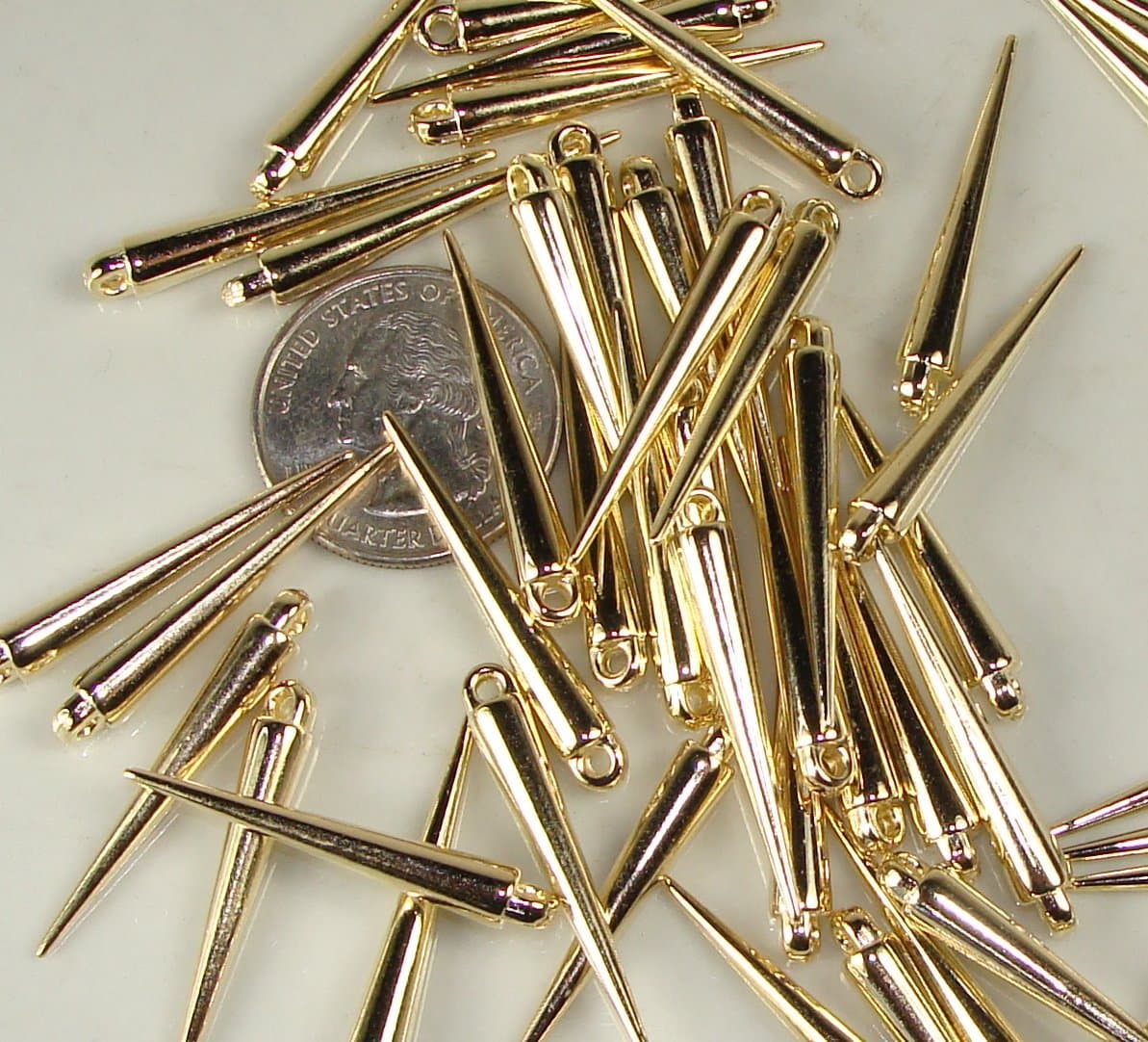 22mm Spikes Gold 80pcs