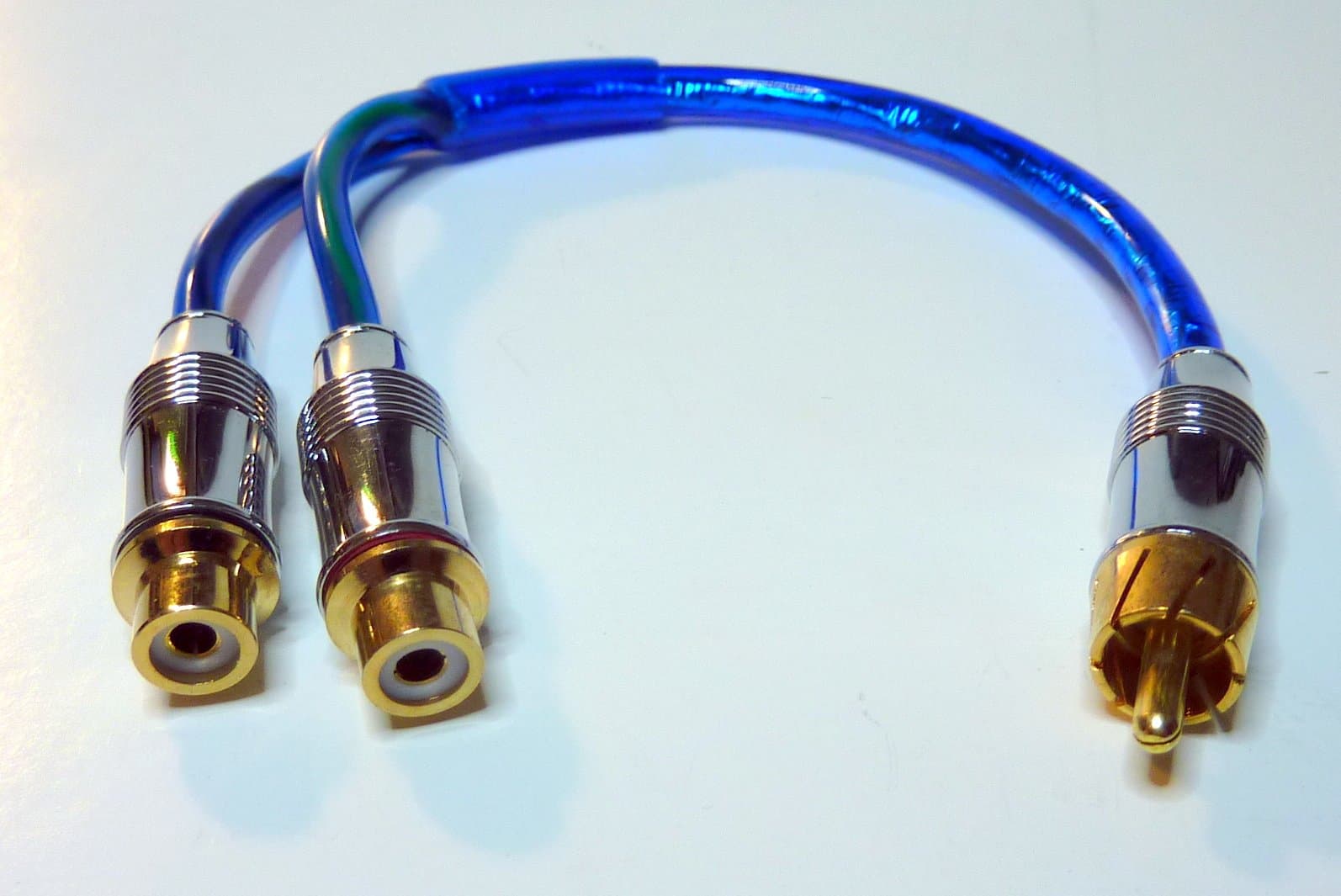 Crankin' Power Extreme Series Twisted Pair RCA Y-Adapter (10 Inches), 1-Male to 2-Female for Digital Audio or Subwoofer