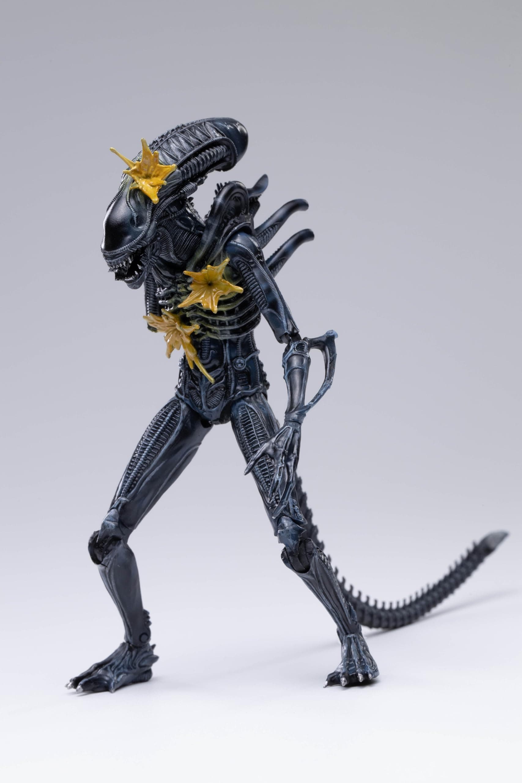 Hiya Toys Exquisite Mini Series 1/18 Scale 5 Inch Aliens Battle Damage Alien Warrior Action Figure