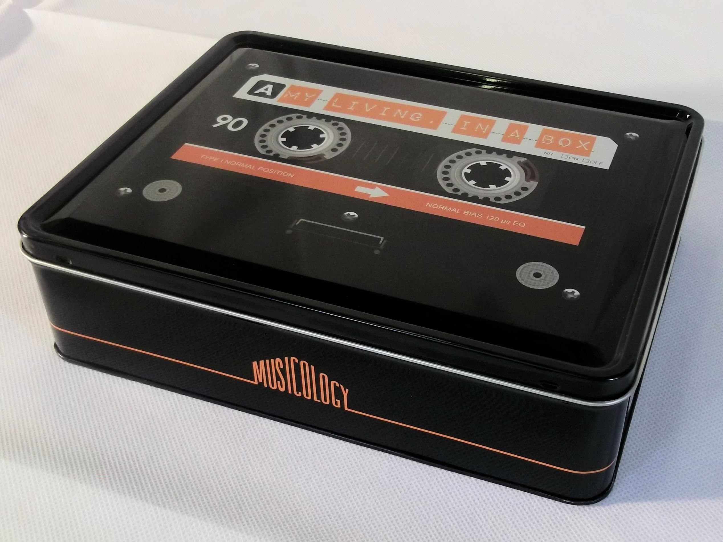 RETRO CASSETTE STORAGE TIN