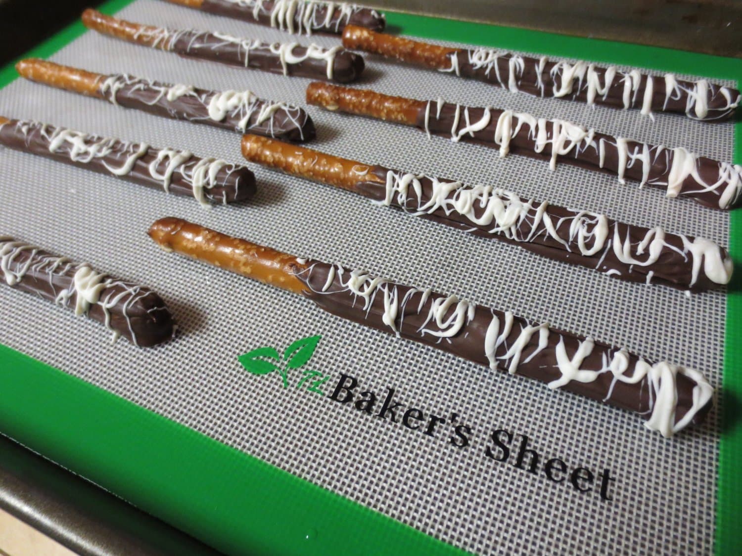 Silicone Baking Mat - Non-stick Bakeware with Fiberglass Core - Best Silicone Baking Sheet - Oven Safe, Easy to Clean - No Grease Needed - 11 5/8 X 16 1/2 Inches