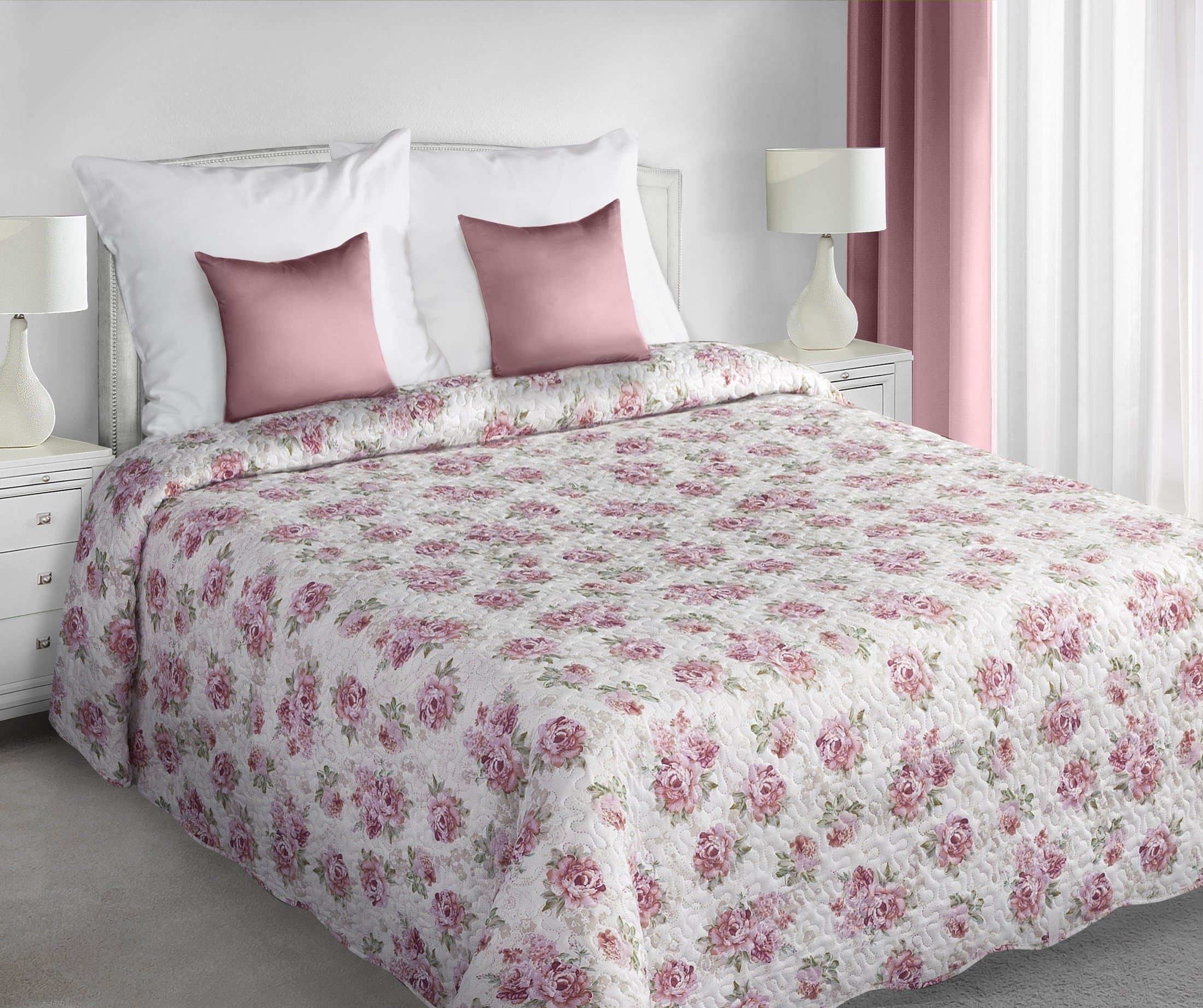 Eurofirany Patchwork Bedspread Dina with Floral Print Reversible Quilt Easycare Throw, Polyester, Pink, Double